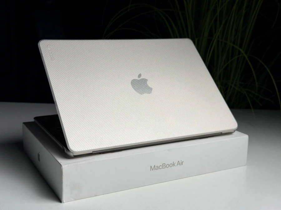 ВЖИВАНИЙ Б/У MacBook Air 13" M3/8CPU/10GPU/8GB/512GB Starlight 2024 (MRXU3) - Стан: гарний | Акумулятор: 100% | Комплектація: повний + накладка | Гарантія: 3 міс.