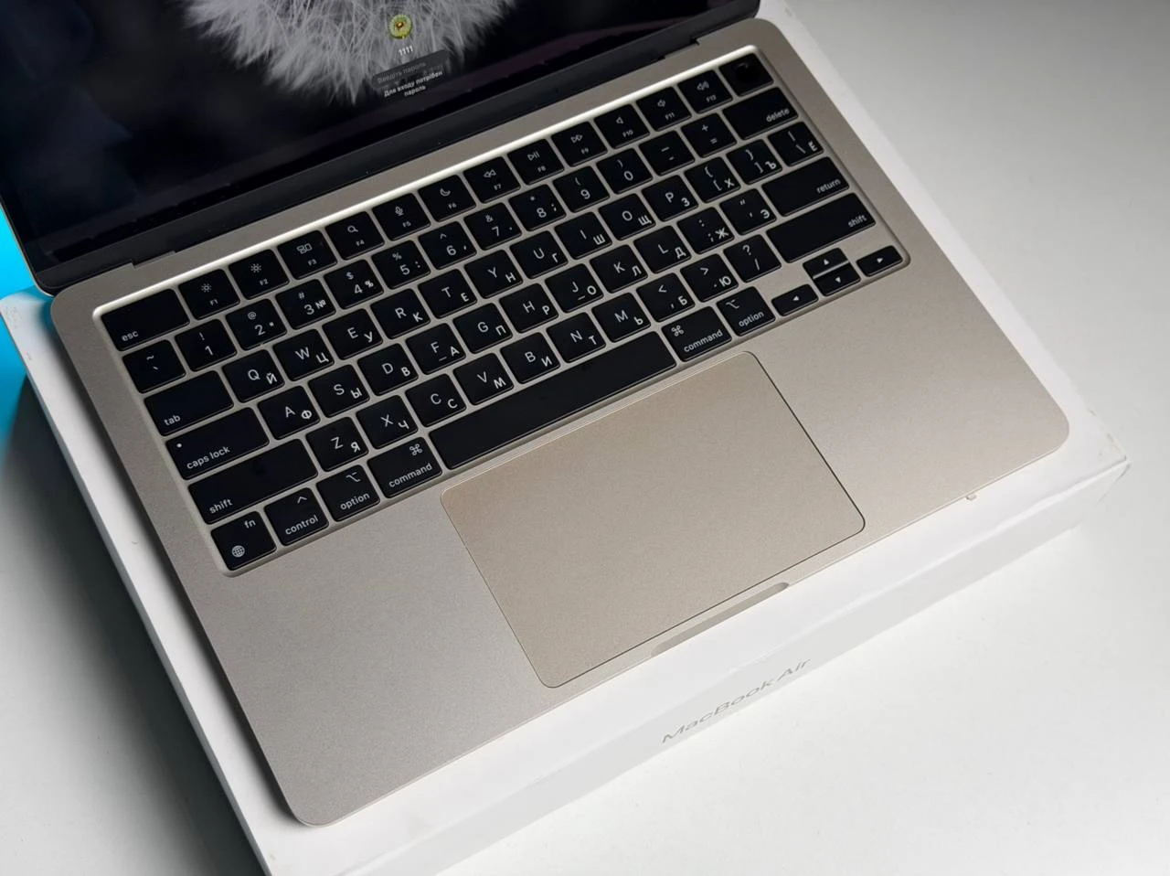 ВЖИВАНИЙ Б/У MacBook Air 13" M3/8CPU/10GPU/8GB/512GB Starlight 2024 (MRXU3) - Стан: гарний | Акумулятор: 100% | Комплектація: повний + накладка | Гарантія: 3 міс.
