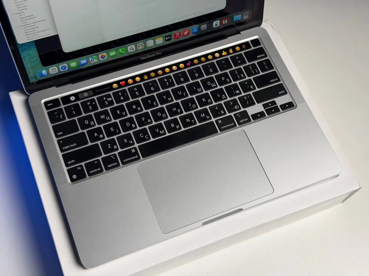 ВЖИВАНИЙ Б/У MacBook Pro 13" Silver М1/16GB/256SSD (Z11D0000K) 2020 - Состояние: хороший | Аккумулятор: 87% | Комплектация: полный | Гарантия: 3 мес.