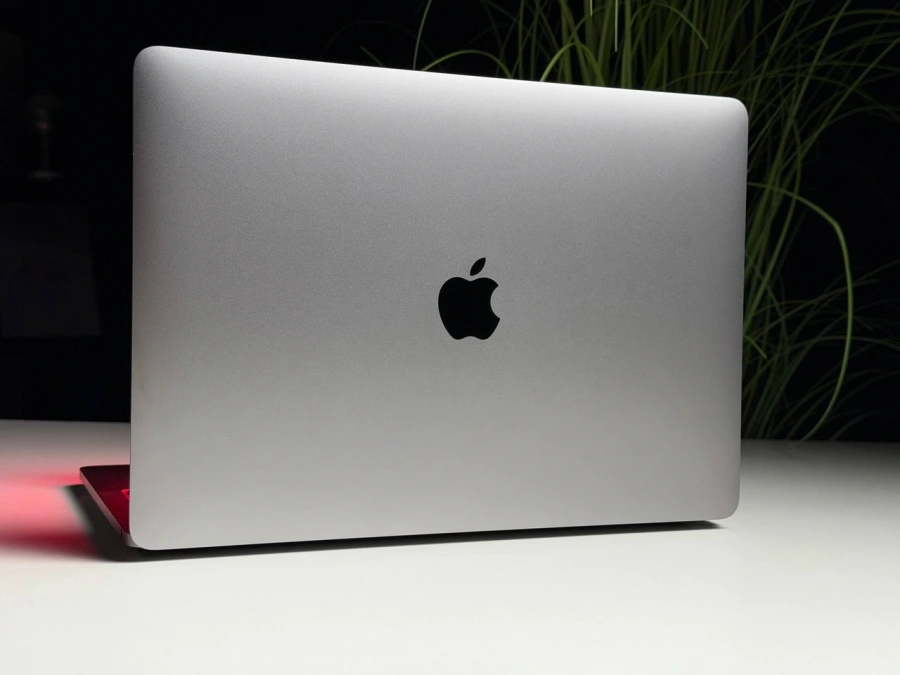ВЖИВАНИЙ Б/У MacBook Pro 13" Space Gray 2022 M2/8GB/512SSD (MNEJ3) - Стан: гарний | Акумулятор: 83% | Комплектація: повний, без коробки | Гарантія: 3 міс.