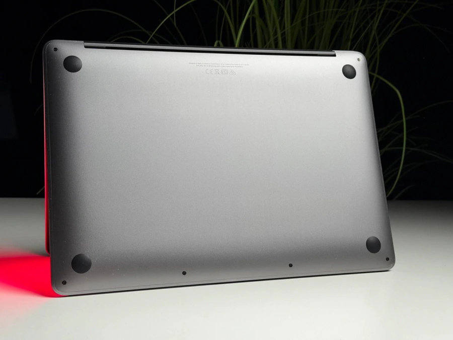ВЖИВАНИЙ Б/У MacBook Pro 13" Space Gray 2022 M2/8GB/512SSD (MNEJ3) - Стан: гарний | Акумулятор: 83% | Комплектація: повний, без коробки | Гарантія: 3 міс.