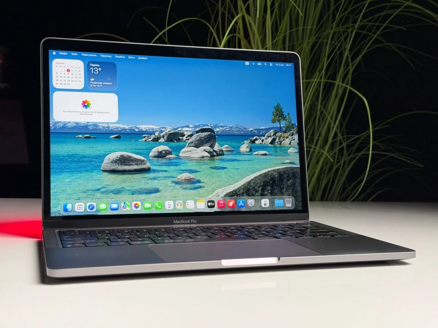 ВЖИВАНИЙ Б/У MacBook Pro 13" Space Gray 2022 M2/8GB/512SSD (MNEJ3) - Стан: гарний | Акумулятор: 83% | Комплектація: повний, без коробки | Гарантія: 3 міс.