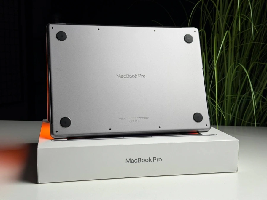 ВЖИВАНИЙ Б/У MacBook Pro 14" Space Gray (MKGP3) 2021 - International English - Состояние: хороший | Аккумулятор: 82% | Комплектация: полный | Гарантия: 3 мес.