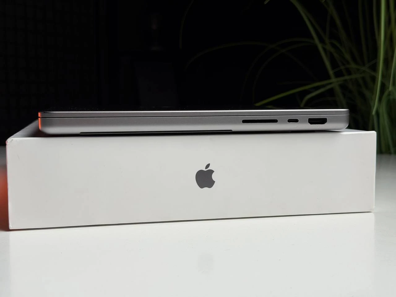 ВЖИВАНИЙ Б/У MacBook Pro 14" Space Gray (MKGP3) 2021 - International English - Состояние: хороший | Аккумулятор: 82% | Комплектация: полный | Гарантия: 3 мес.
