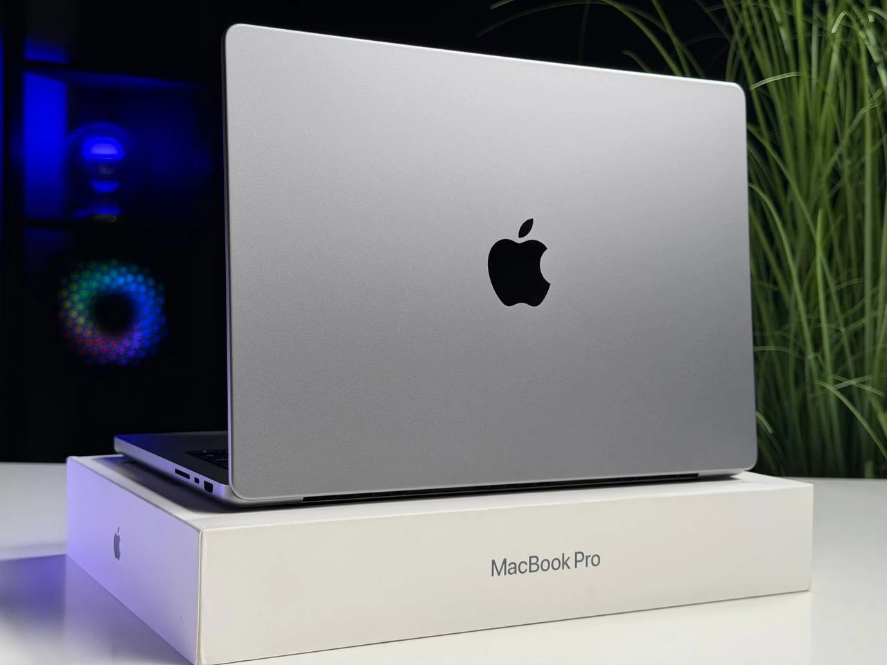 ВЖИВАНИЙ Б/У MacBook Pro 14" Space Gray (MKGP3) 2021 - International English - Состояние: хороший | Аккумулятор: 84% | Комплектация: полный | Гарантия: 3 мес.