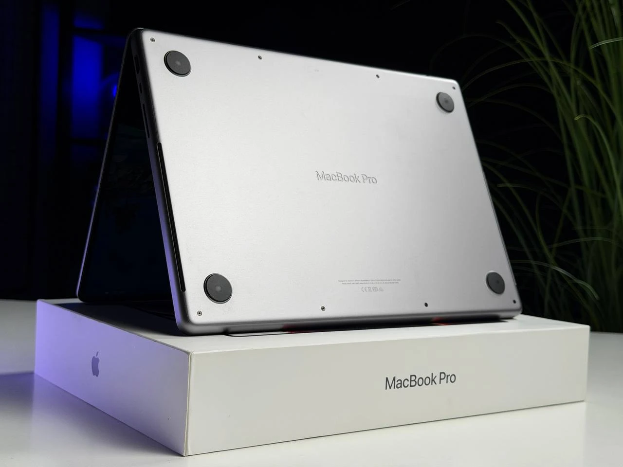 ВЖИВАНИЙ Б/У MacBook Pro 14" Space Gray (MKGP3) 2021 - International English - Состояние: хороший | Аккумулятор: 84% | Комплектация: полный | Гарантия: 3 мес.