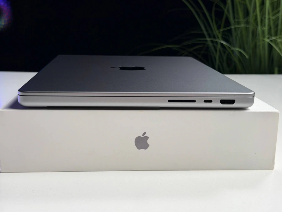 ВЖИВАНИЙ Б/У MacBook Pro 14" Space Gray (MKGP3) 2021 - International English - Состояние: хороший | Аккумулятор: 84% | Комплектация: полный | Гарантия: 3 мес.