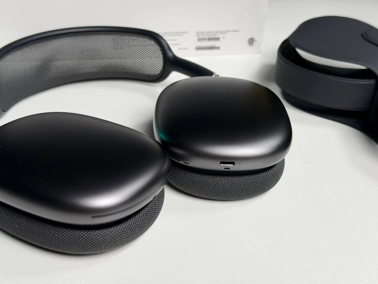 ВЖИВАНИЙ Б/У Наушники Apple AirPods Max [Lightning] 2020 - Space Gray (MGYH3) - Состояние: хороший | Комплектация: полный | Гарантия: 3 мес.