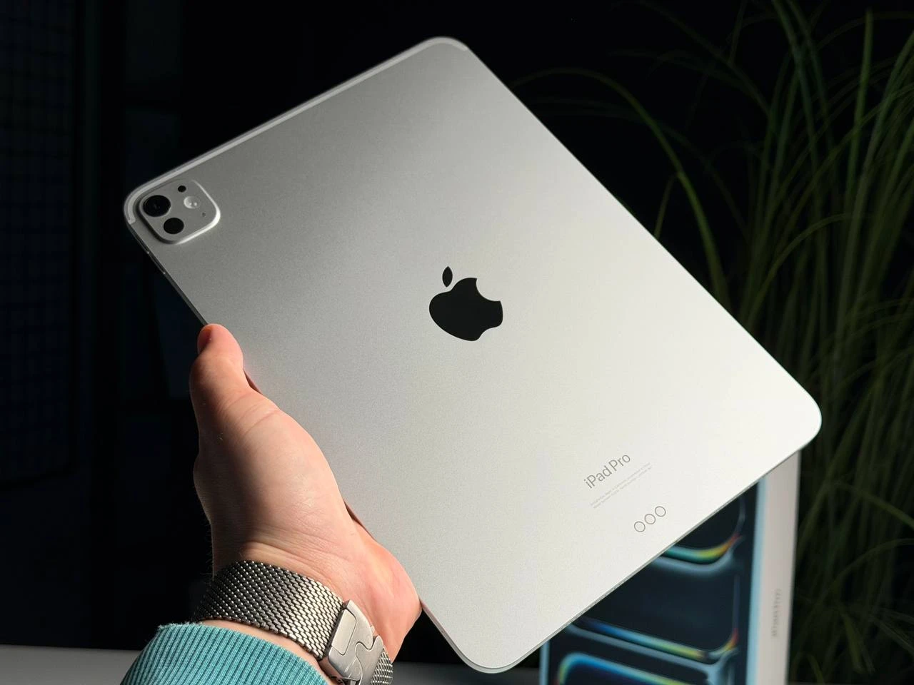 ВЖИВАНИЙ Б/У Планшет Apple iPad Pro 11" M4 2024 Wi-Fi 256GB with Standard glass - Silver (MVV93) - Состояние: хороший | Аккумулятор: 95% | Комплектация: полный | Гарантия: 3 мес.