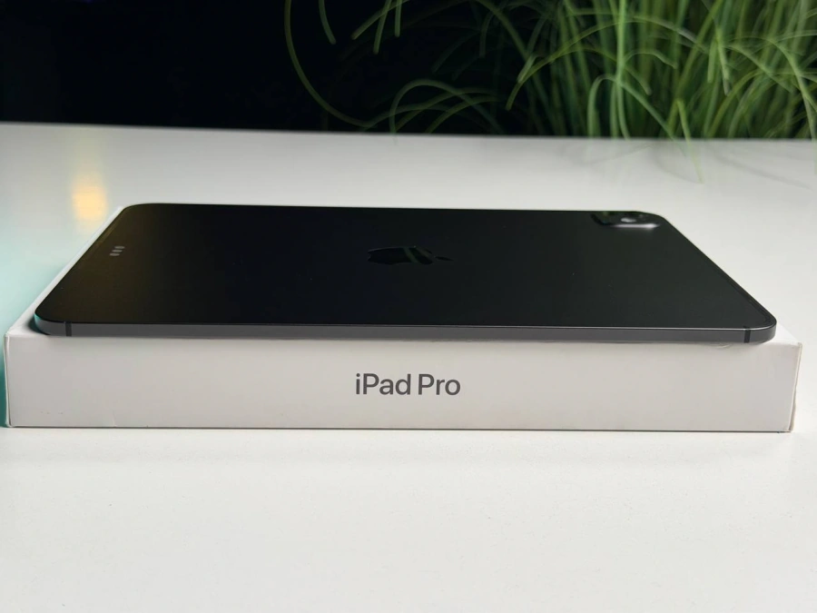 ВЖИВАНИЙ Б/У Планшет Apple iPad Pro 11" M4 2024 Wi-Fi + Cellular 256GB with Standard glass - Space Black (MVW13) - Состояние: хороший | Аккумулятор: 85% | Комплектация: полный | Гарантия: 3 мес.