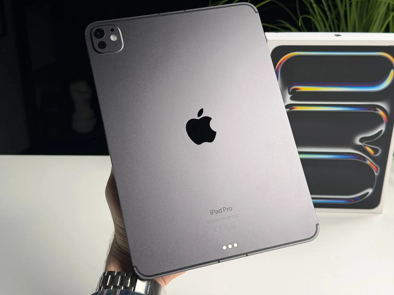 ВЖИВАНИЙ Б/У Планшет Apple iPad Pro 11" M4 2024 Wi-Fi + Cellular 256GB with Standard glass - Space Black (MVW13) - Состояние: хороший | Аккумулятор: 85% | Комплектация: полный | Гарантия: 3 мес.