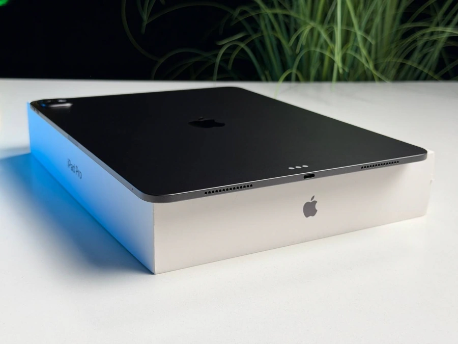 ВІТРИННИЙ Планшет Apple iPad Pro 13" M5 2025 Wi-Fi 256GB with Standard glass - Space Black (MDYJ4) - Стан: гарний | Акумулятор: 100% | Комплектація: повний | Гарантія: 3 міс.