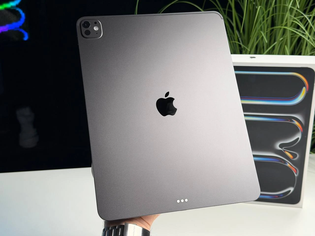 ВИТРИННЫЙ Планшет Apple iPad Pro 13" M5 2025 Wi-Fi 256GB with Standard glass - Space Black (MDYJ4) - Состояние: хороший | Аккумулятор: 100% | Комплектация: полный | Гарантия: 3 мес.