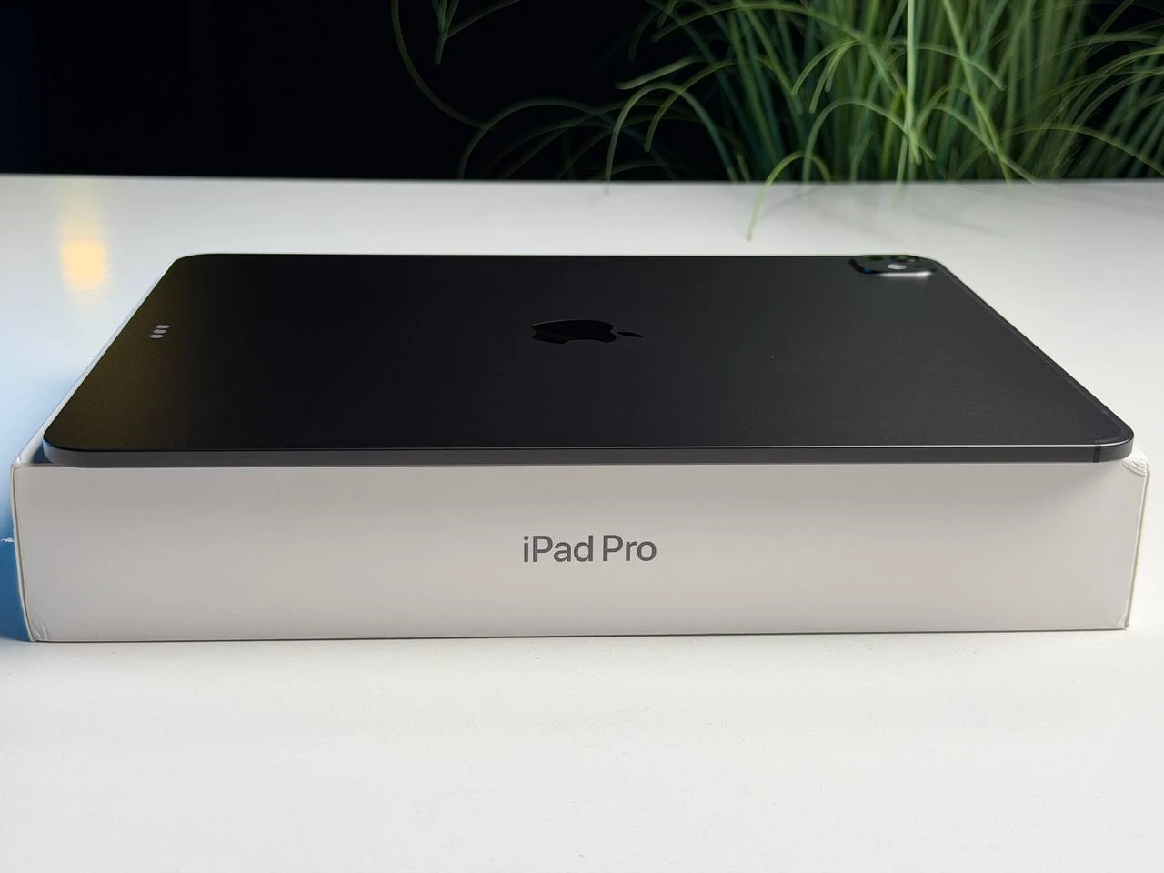 ВИТРИННЫЙ Планшет Apple iPad Pro 13" M5 2025 Wi-Fi 256GB with Standard glass - Space Black (MDYJ4) - Состояние: хороший | Аккумулятор: 100% | Комплектация: полный | Гарантия: 3 мес.