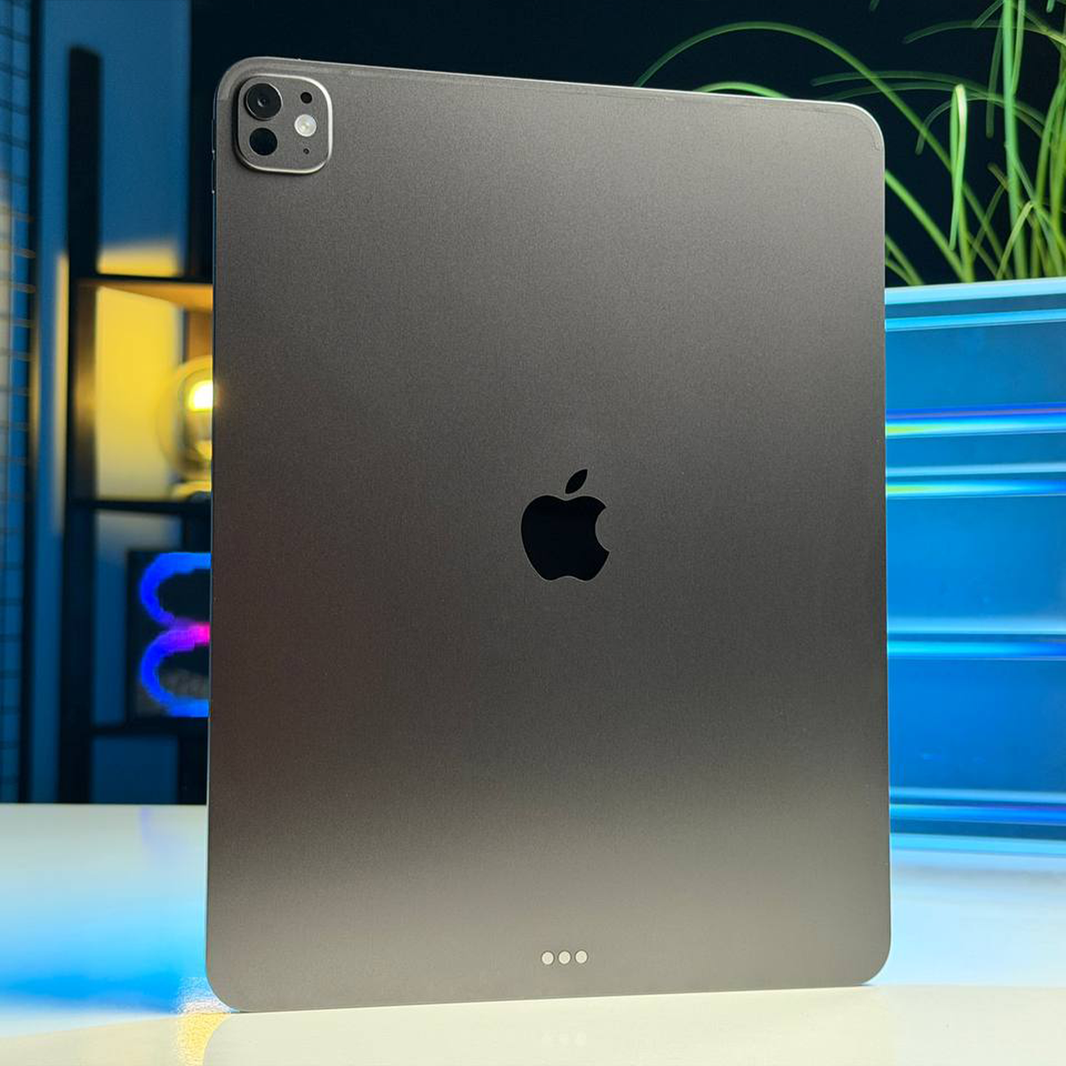 ВИТРИННЫЙ Планшет Apple iPad Pro 13" M5 2025 Wi-Fi 256GB with Standard glass - Space Black (MDYJ4) - Состояние: хороший | Аккумулятор: 100% | Комплектация: полный | Гарантия: 3 мес.