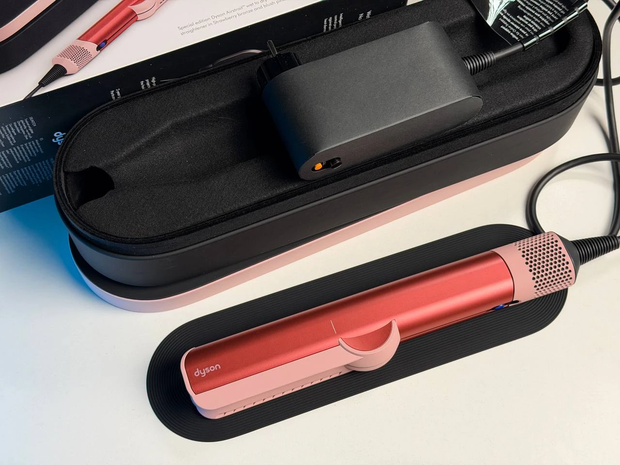 ВЖИВАНИЙ Б/У Выпрямитель для волос Dyson Airstrait HT01 - Strawberry Bronze/Blush Pink (560844-01) EU - Состояние: хороший | Комплектация: полный | Гарантия: 3 мес.