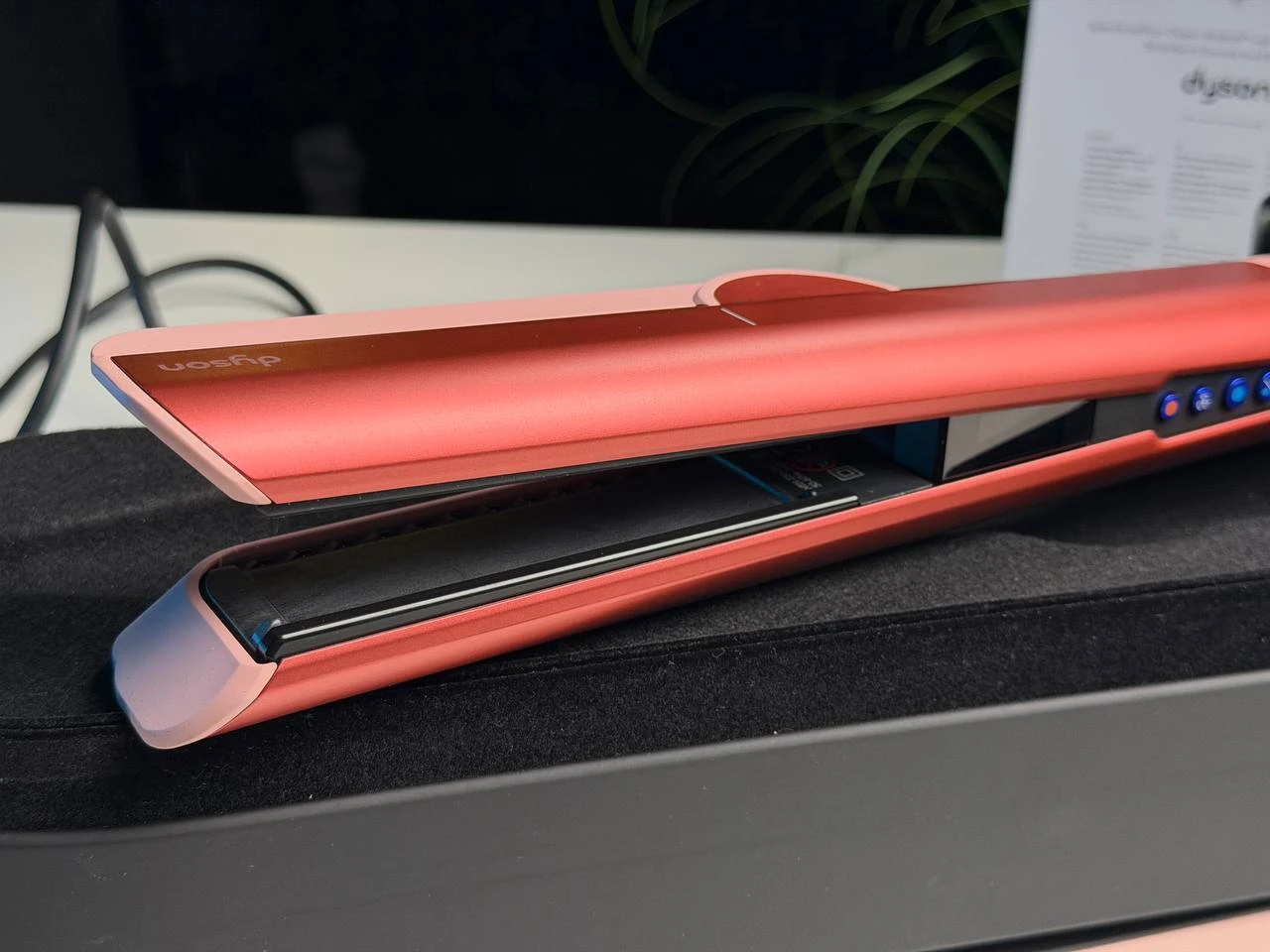 ВЖИВАНИЙ Б/У Выпрямитель для волос Dyson Airstrait HT01 - Strawberry Bronze/Blush Pink (560844-01) EU - Состояние: хороший | Комплектация: полный | Гарантия: 3 мес.
