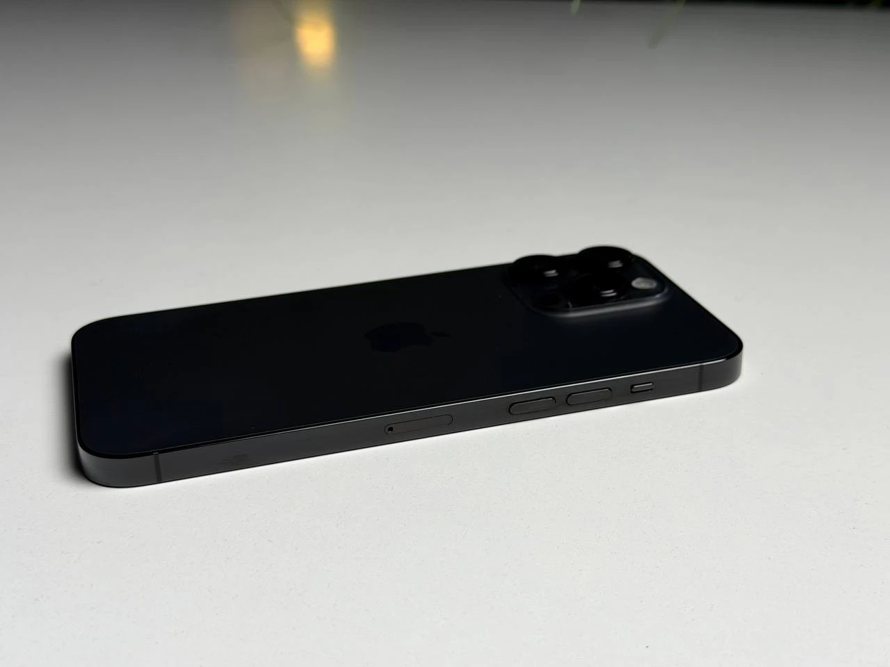 ВЖИВАНИЙ Б/У Apple iPhone 14 Pro Max 1TB Space Black (MQC23) - Стан: гарний | Акумулятор: 100% | Комплектація: повний | Гарантія: 3 міс.