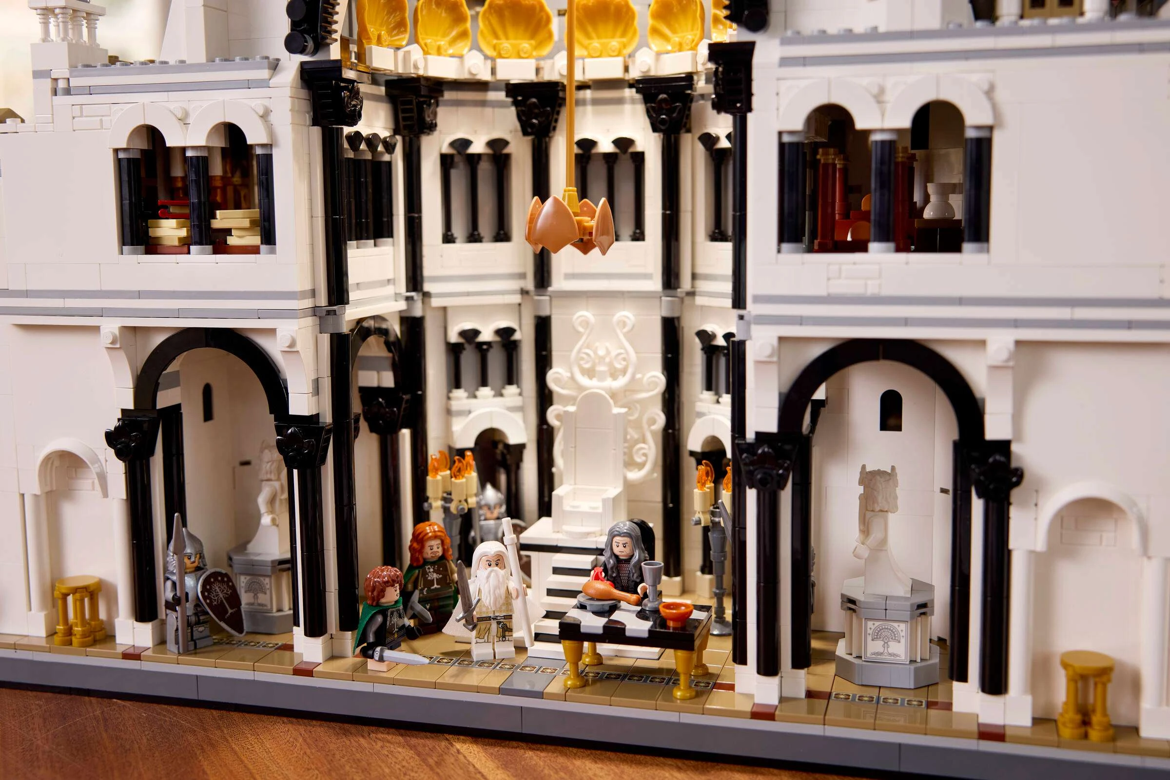 Блоковий конструктор LEGO Icons Володар Перснів: Мінас Тіріт (11377)