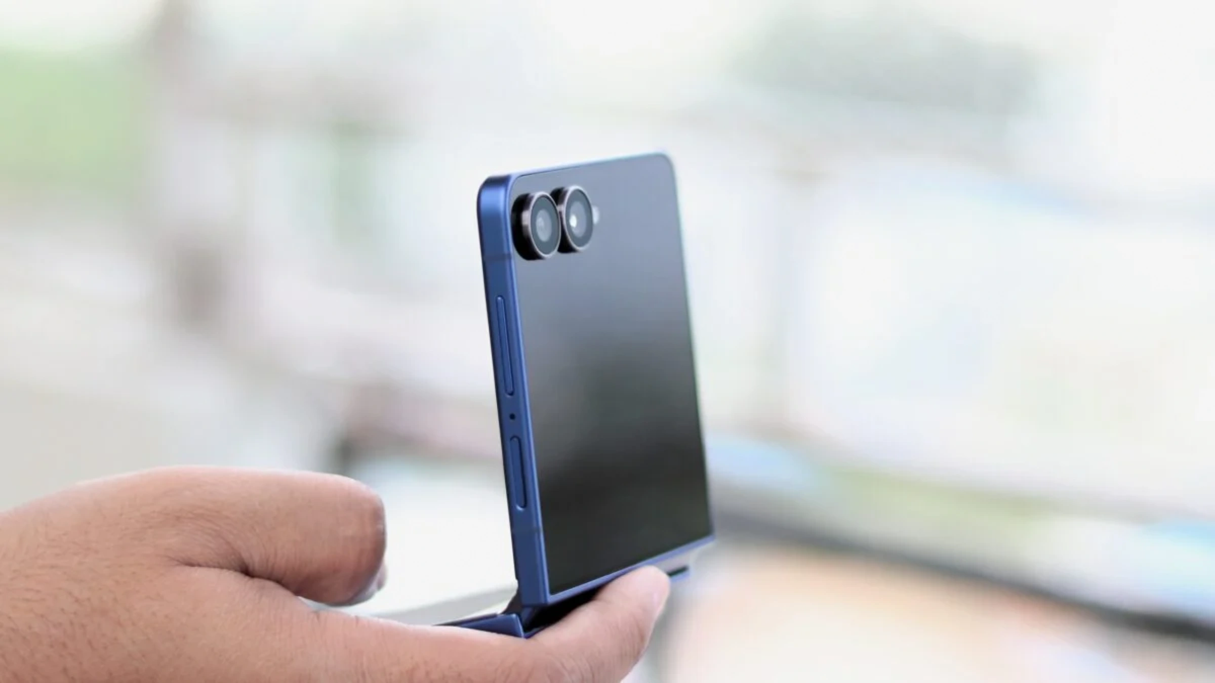 Galaxy Flip 8: складаний смартфон отримає оновлений корпус та дисплей