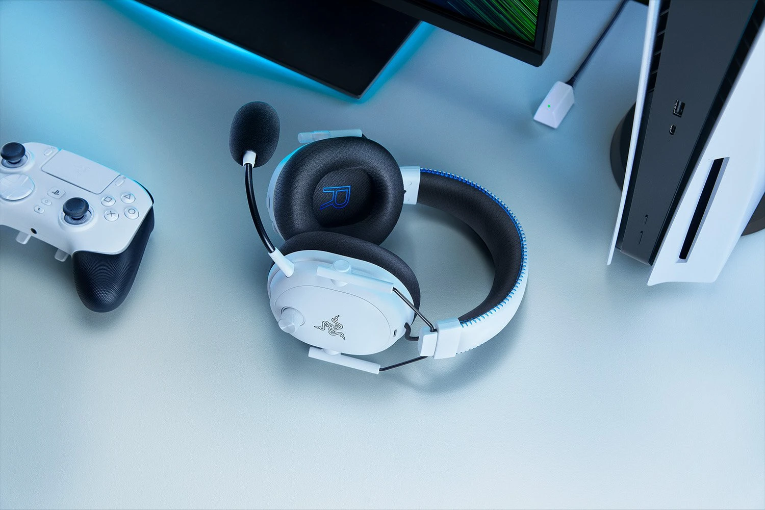 Ігрова гарнітура Razer BlackShark V3 Pro for PlayStation - White (RZ04-05400600-R3G1)