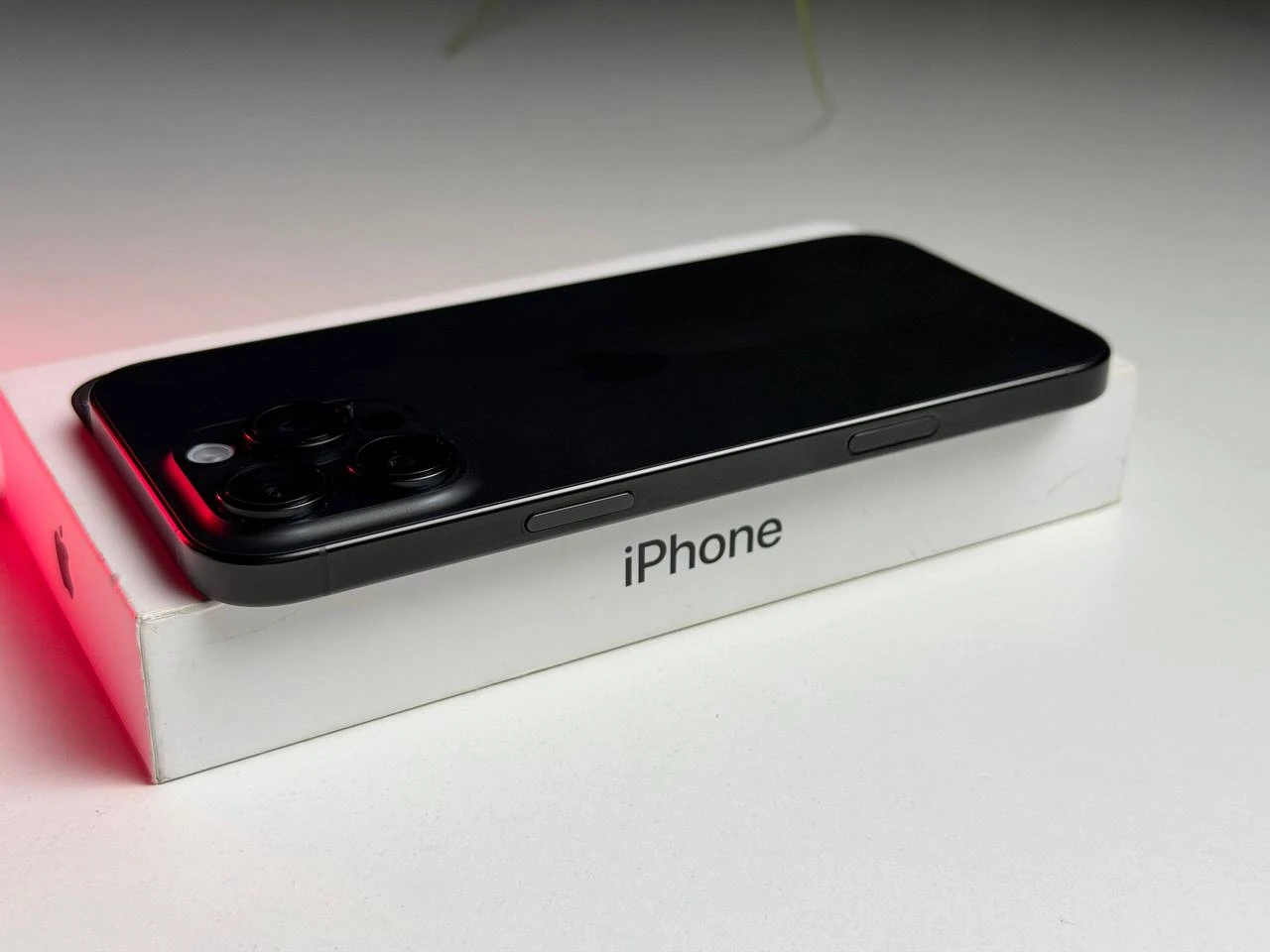 OPEN BOX Apple iPhone 16 Pro Max 1TB Black Titanium (MYX43) - Стан: ідеальний | Акумулятор: 100% | Комплектація: повний | Гарантія: 9 міс.