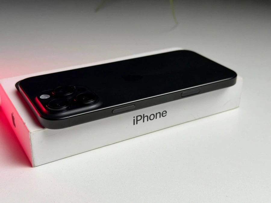 OPEN BOX Apple iPhone 16 Pro Max 1TB Black Titanium (MYX43) - Стан: ідеальний | Акумулятор: 100% | Комплектація: повний | Гарантія: 9 міс.