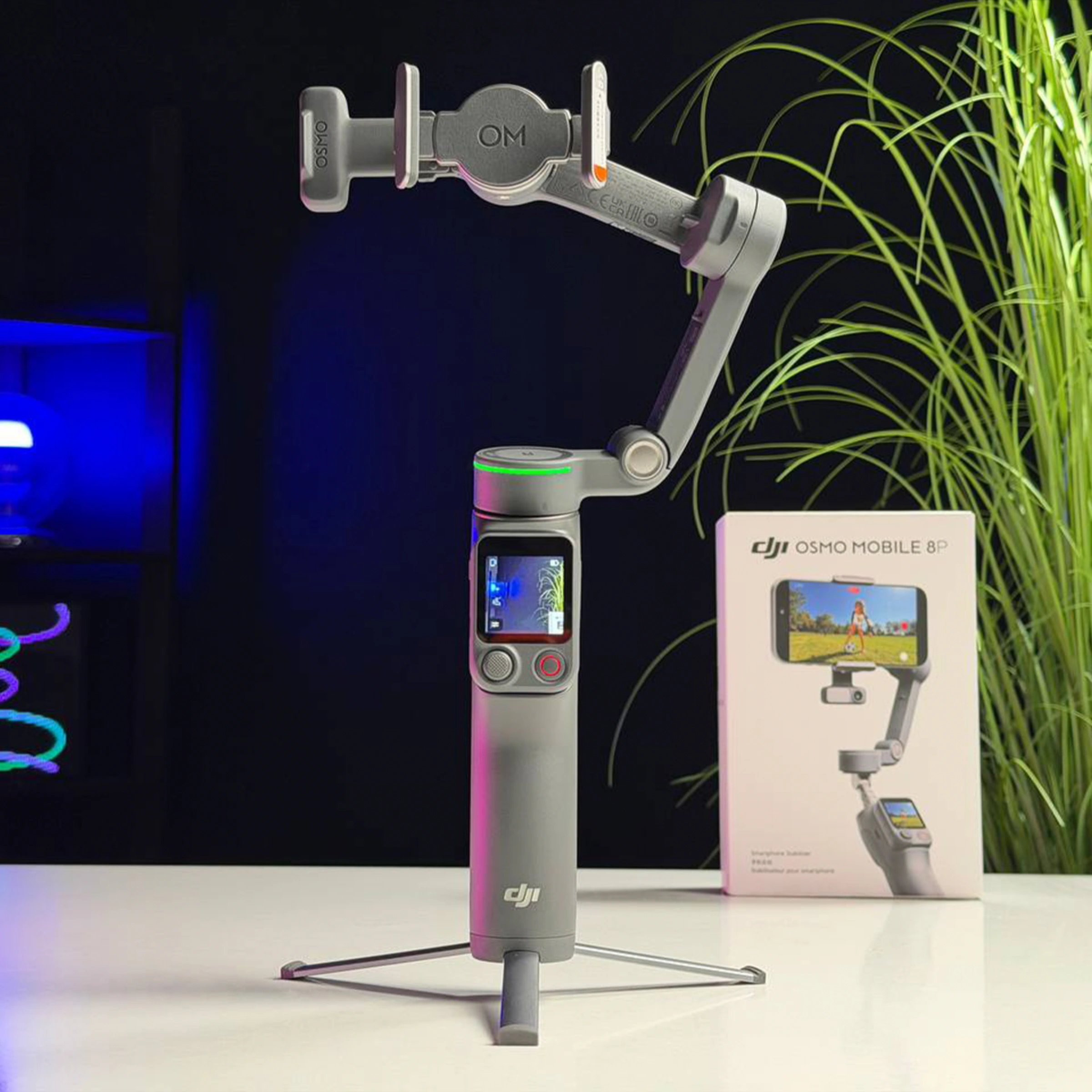 OPEN BOX Стабилизатор для смартфонов DJI Osmo Mobile 8P Advanced Tracking Combo (CP.OS.00000564.02) - Состояние: идеальное | Аккумулятор: 100% | Комплектация: полный | Гарантия: 3 мес.