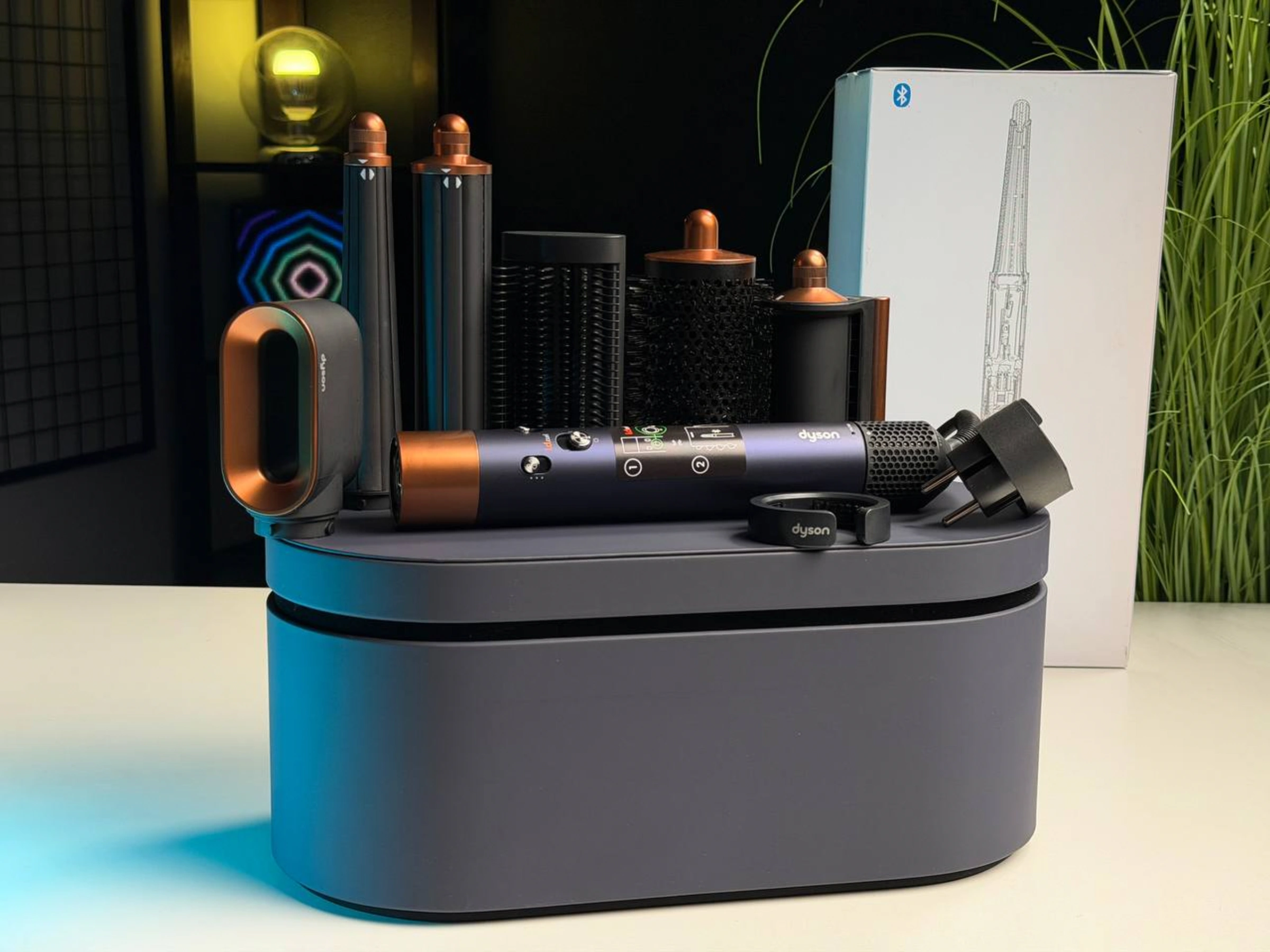 OPEN BOX Стайлер для прямого та хвилястого волосся Dyson Airwrap i.d. Multi-Styler and Dryer Straight+Wavy - Prussian Blue/Rich Copper (107163-01) EU - Стан: гарний | Комплектація: повний | Гарантія: 3 міс. OPEN BOX Стайлер для прямого та хвилястого волосся Dyson Airwrap i.d. Multi-Styler and Dryer Straight+Wavy - Prussian Blue/Rich Copper (107163-01) EU - Стан: гарний | Комплектація: повний | Гарантія: 3 міс.
