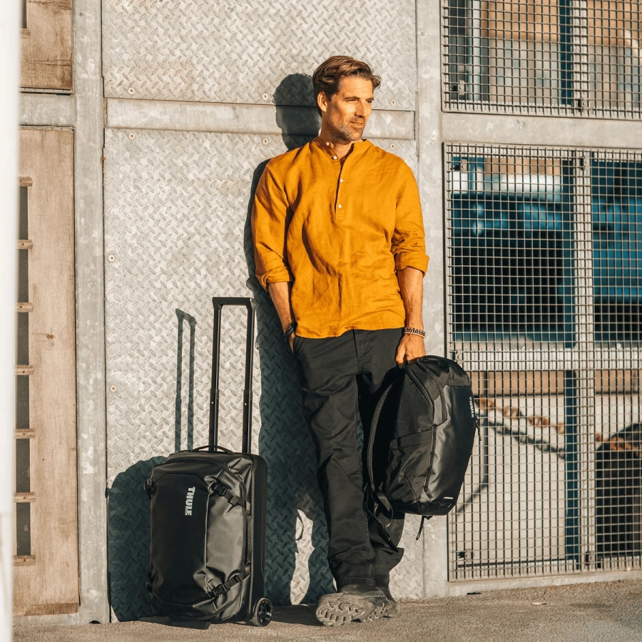 Рюкзак для ноутбука та подорожей Thule Chasm Laptop Backpack 26L - Black (3204981)