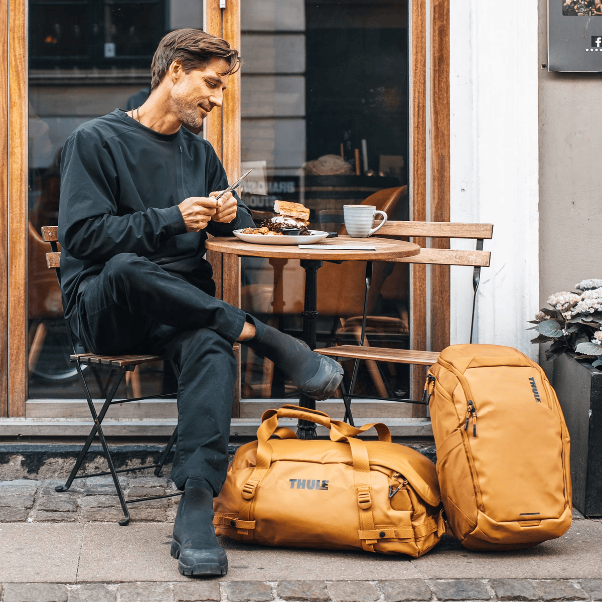Рюкзак для ноутбука та подорожей Thule Chasm Laptop Backpack 26L - Golden (3204983)