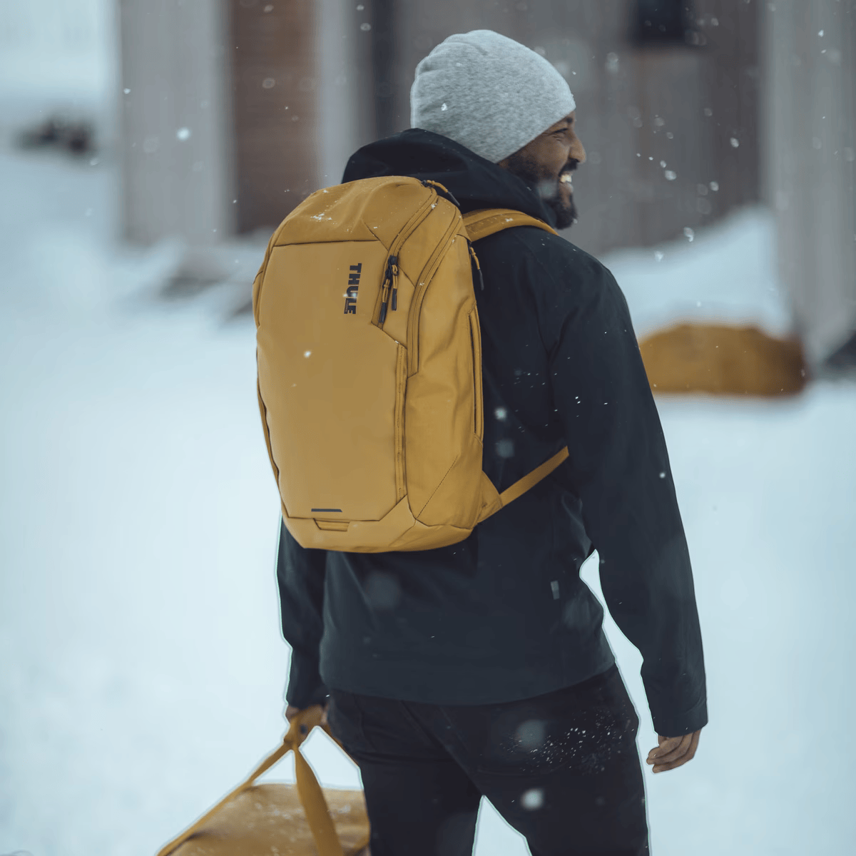Рюкзак для ноутбука та подорожей Thule Chasm Laptop Backpack 26L - Golden (3204983)