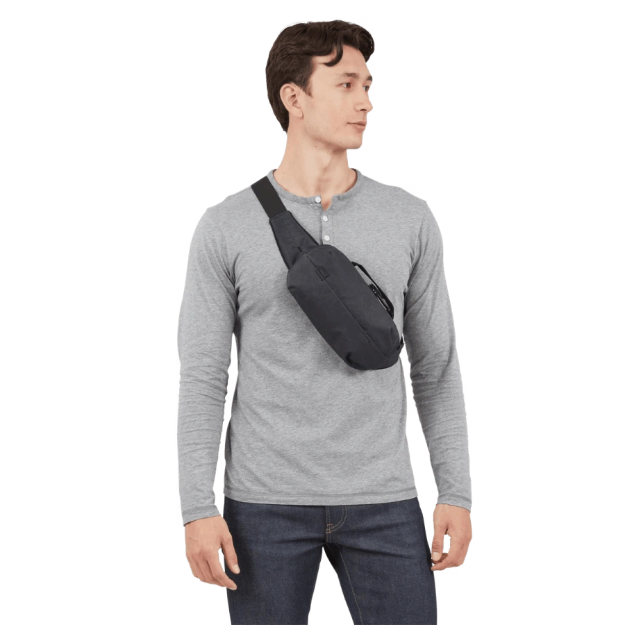Сумка через плечо [бананка] Thule Aion Sling Bag - Black (3204727)