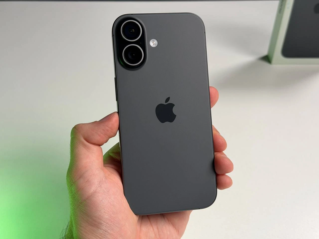 ВІТРИННИЙ Apple iPhone 17 256GB eSim Black (MG464) - Стан: гарний | Акумулятор: 100% | Комплектація: повний | Гарантія: 3 міс.