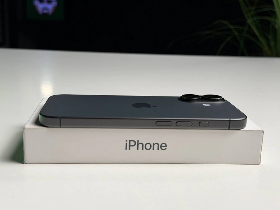 ВІТРИННИЙ Apple iPhone 17 256GB eSim Black (MG464) - Стан: гарний | Акумулятор: 100% | Комплектація: повний | Гарантія: 3 міс.