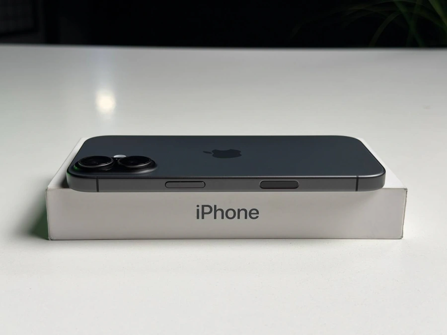 ВІТРИННИЙ Apple iPhone 17 256GB eSim Black (MG464) - Стан: гарний | Акумулятор: 100% | Комплектація: повний | Гарантія: 3 міс.