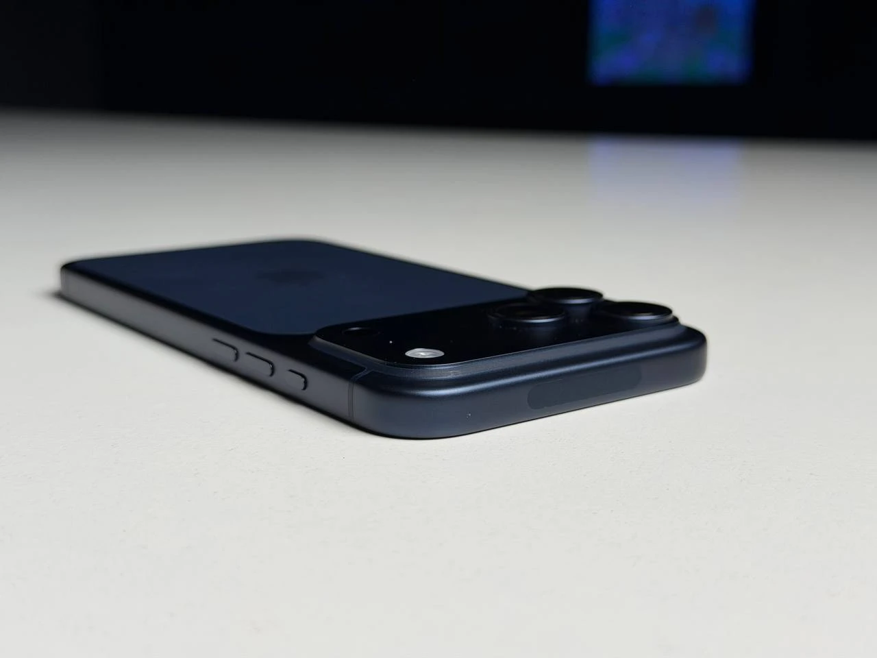 ВІТРИННИЙ Apple iPhone 17 Pro Max 1TB eSim Deep Blue (MFXQ4, MFYH4) - Стан: гарний | Акумулятор: 100% | Комплектація: повний | Гарантія: 3 міс.