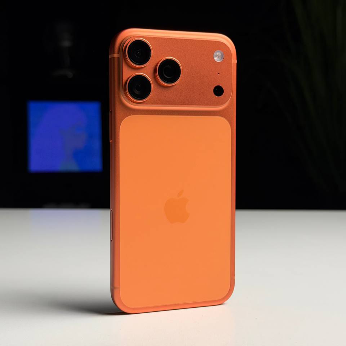 ВІТРИННИЙ Apple iPhone 17 Pro Max 2TB eSim Cosmic Orange (MFXT4, MFYK4) - Стан: гарний | Акумулятор: 100% | Комплектація: iPhone, кабель | Гарантія: 3 міс.
