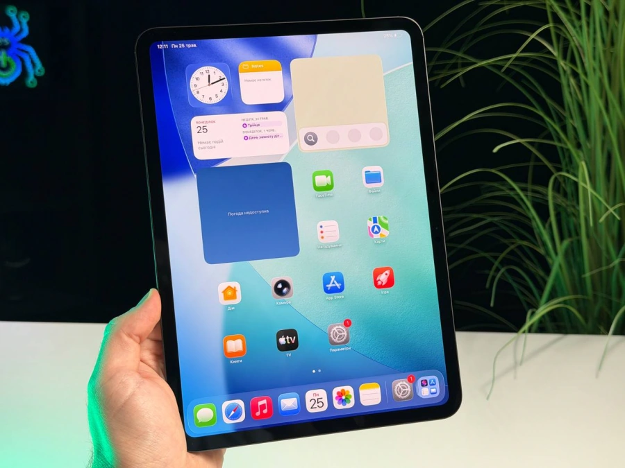 ВІТРИННИЙ Apple iPad Pro 11" M4 2024 Wi-Fi 256GB with Standard glass - Space Black (MVV83) - Стан: ідеальний | Акумулятор: 100% | Комплектація: iPad, кабель | Гарантія: 3 міс.