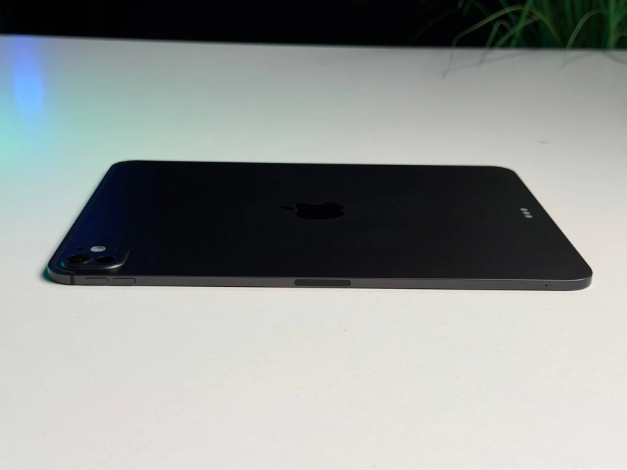 ВІТРИННИЙ Apple iPad Pro 11" M4 2024 Wi-Fi 256GB with Standard glass - Space Black (MVV83) - Стан: ідеальний | Акумулятор: 100% | Комплектація: iPad, кабель | Гарантія: 3 міс.
