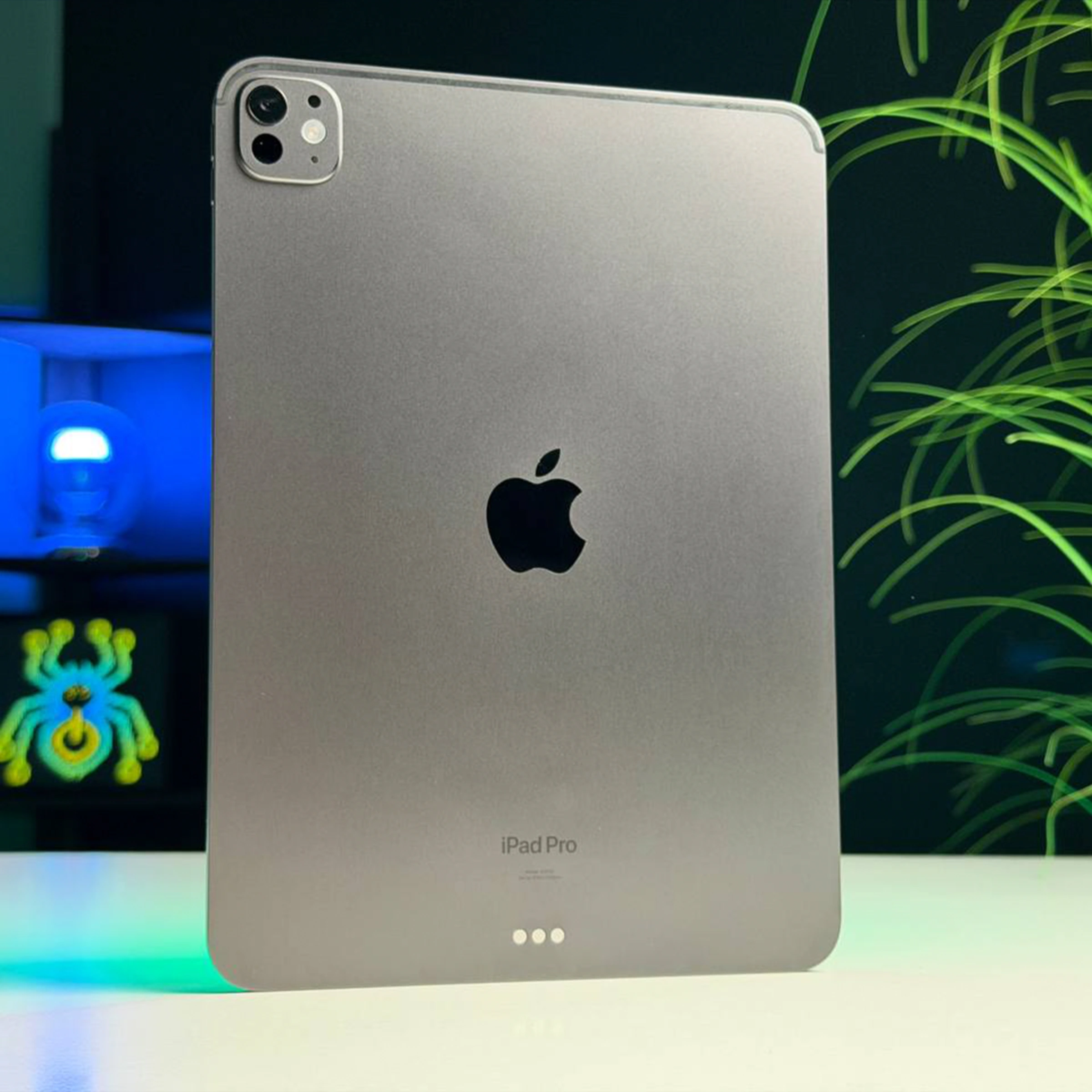 ВІТРИННИЙ Apple iPad Pro 11" M4 2024 Wi-Fi 256GB with Standard glass - Space Black (MVV83) - Стан: ідеальний | Акумулятор: 100% | Комплектація: iPad, кабель | Гарантія: 3 міс.