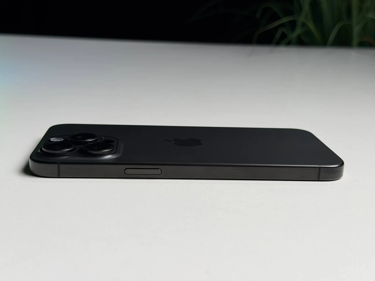 ВЖИВАНИЙ Б/У Apple iPhone 15 Pro Max 512GB Black Titanium (MU7C3) - Состояние: хорошее | Аккумулятор: 100% | Комплектация: полный | Гарантия: 3 мес.