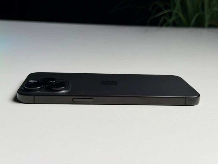 ВЖИВАНИЙ Б/У Apple iPhone 15 Pro Max 512GB Black Titanium (MU7C3) - Состояние: хорошее | Аккумулятор: 100% | Комплектация: полный | Гарантия: 3 мес.