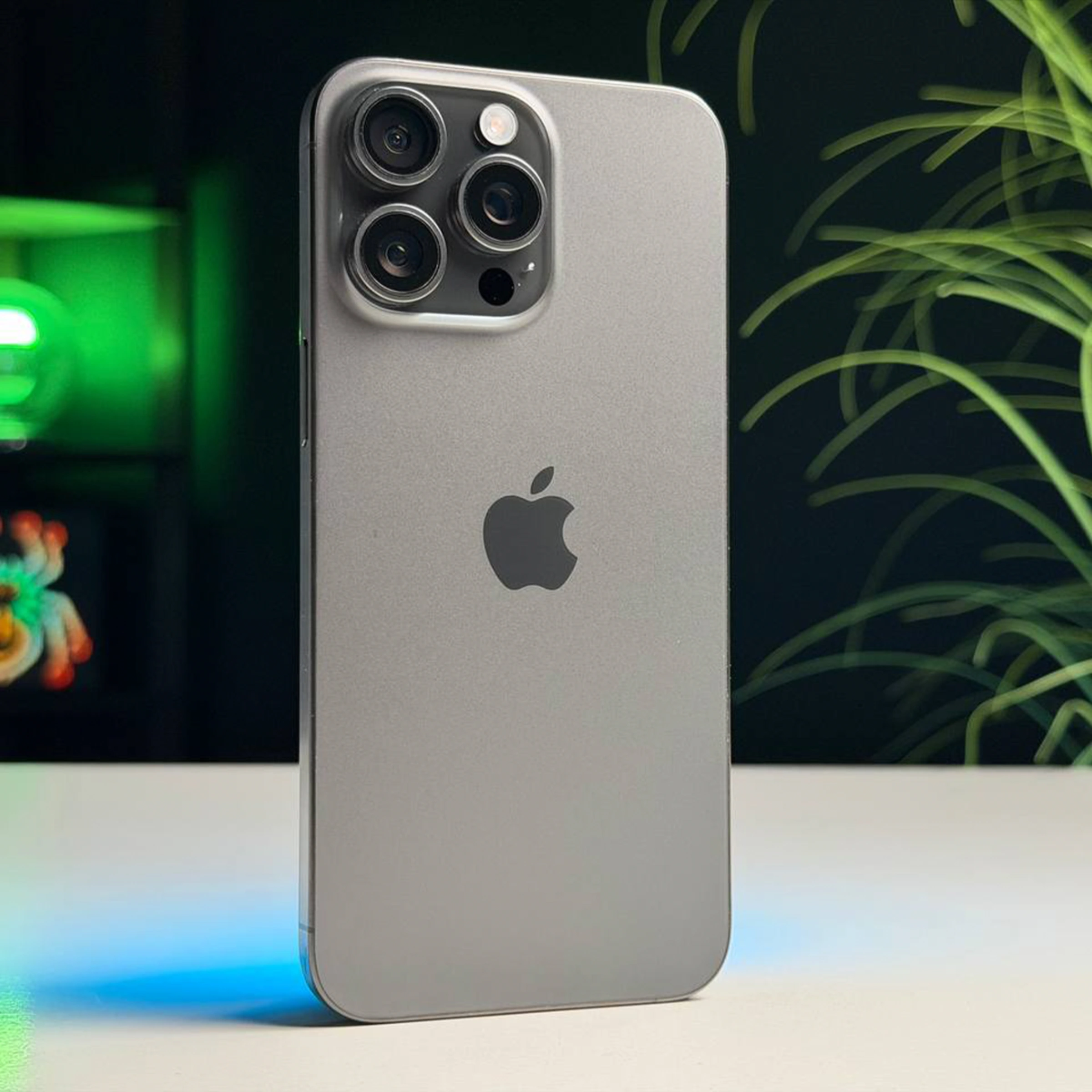 ВЖИВАНИЙ Б/У Apple iPhone 15 Pro Max 512GB Black Titanium (MU7C3) - Стан: гарний | Акумулятор: 100% | Комплектація: повний | Гарантія: 3 міс.