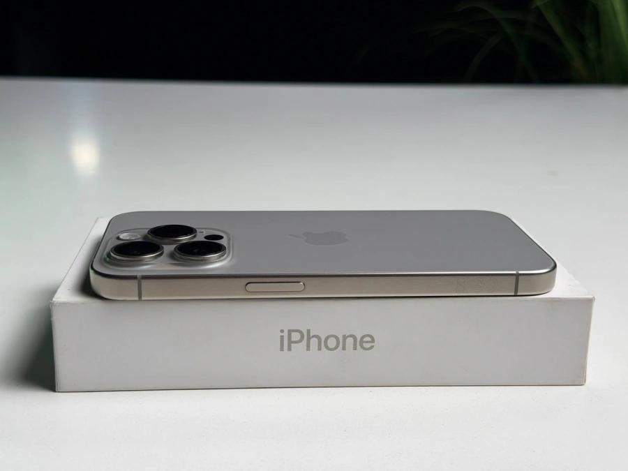 ВЖИВАНИЙ Б/У Apple iPhone 15 Pro 256GB Natural Titanium (MTV53) - Стан: ідеальний | Акумулятор: 100% | Комплектація: повний | Гарантія: 3 міс.