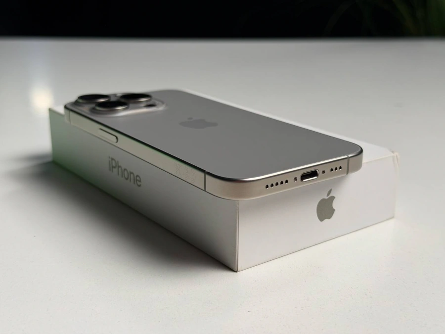 ВЖИВАНИЙ Б/У Apple iPhone 15 Pro 256GB Natural Titanium (MTV53) - Стан: ідеальний | Акумулятор: 100% | Комплектація: повний | Гарантія: 3 міс.
