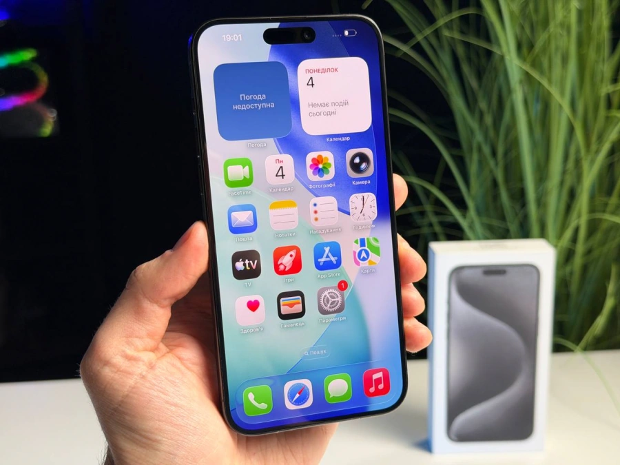 ВЖИВАНИЙ Б/У Apple iPhone 15 Pro Max 256GB Black Titanium (MU773) - Стан: гарний | Акумулятор: 90% | Комплектація: повний | Гарантія: 3 міс.