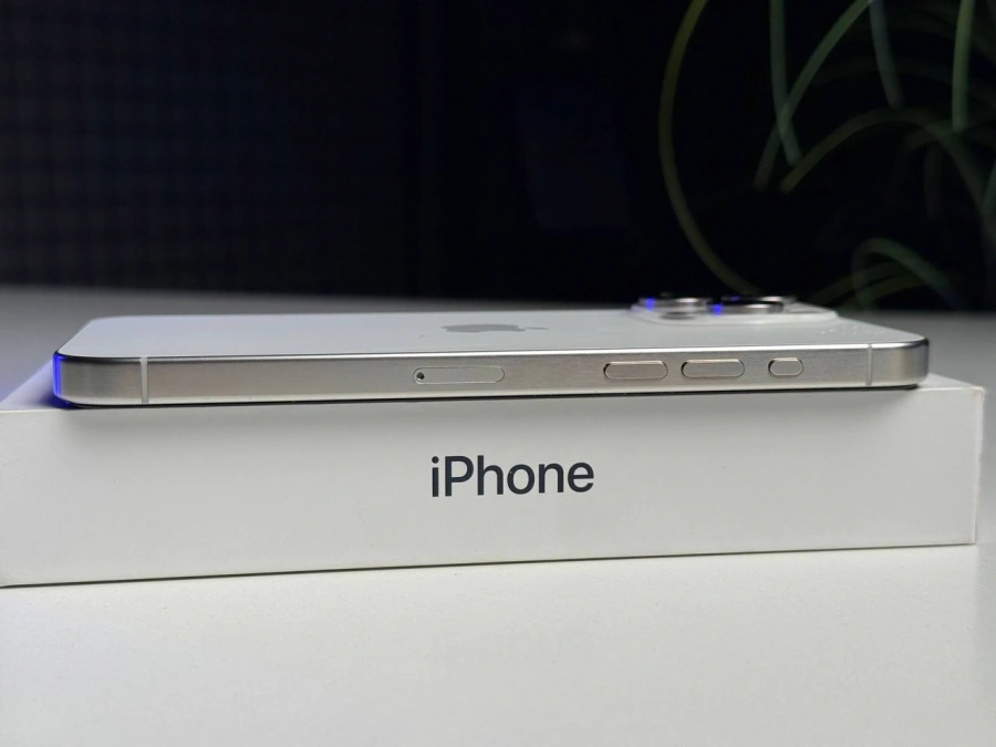 ВЖИВАНИЙ Б/У Apple iPhone 15 Pro Max 512GB White Titanium (MU7D3) - Стан: гарний | Акумулятор: 100% | Комплектація: iPhone, кабель | Гарантія: 3 міс.