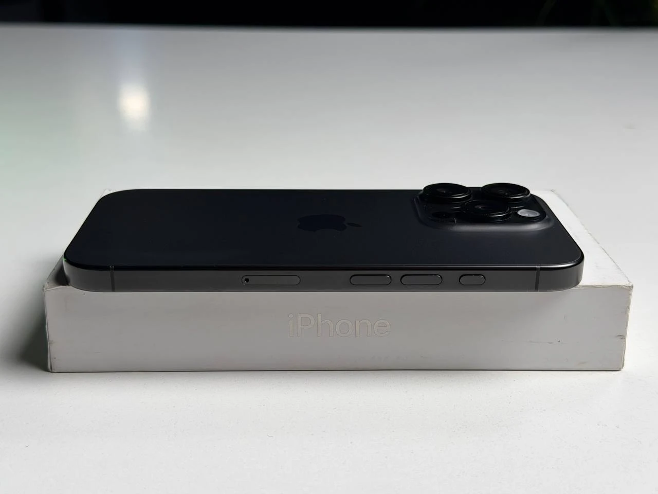 ВЖИВАНИЙ Б/У Apple iPhone 16 Pro 128GB Black Titanium (MYND3) - Стан: гарний | Акумулятор: 99% | Комплектація: повний | Гарантія: 3 міс.