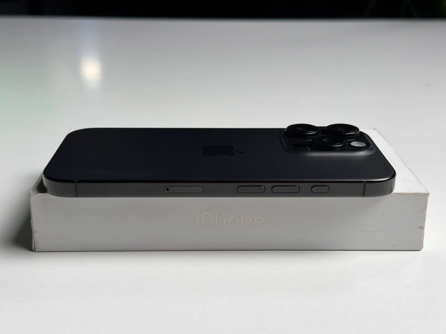 ВЖИВАНИЙ Б/У Apple iPhone 16 Pro 128GB Black Titanium (MYND3) - Стан: гарний | Акумулятор: 99% | Комплектація: повний | Гарантія: 3 міс.
